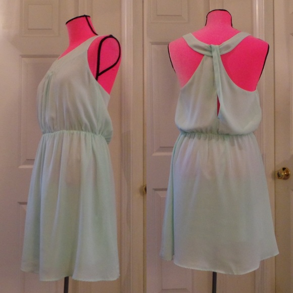 Mint green H&M dress w/peekaboo back - Picture 2 of 3